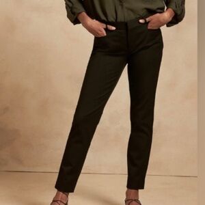 NWT! Banana Republic Black Sloan Slim Pant - Multiple 💛